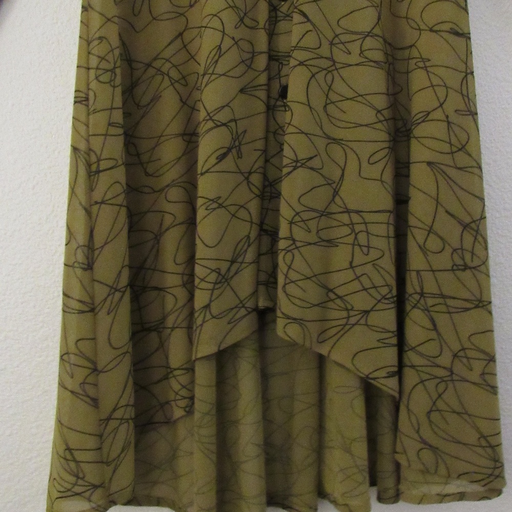Sheer floaty topper with high/low hem - Picture 6 of 12